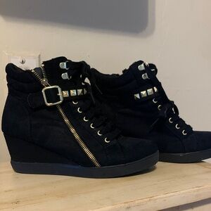 Stylish Black Women's High-Top Sneakers